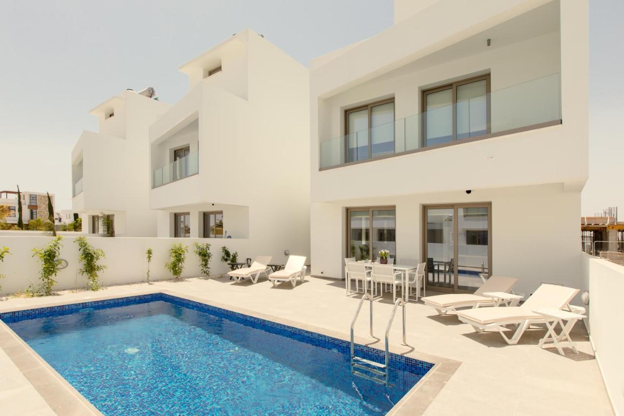 Palm Tree Villas Livadhia Екстер'єр фото