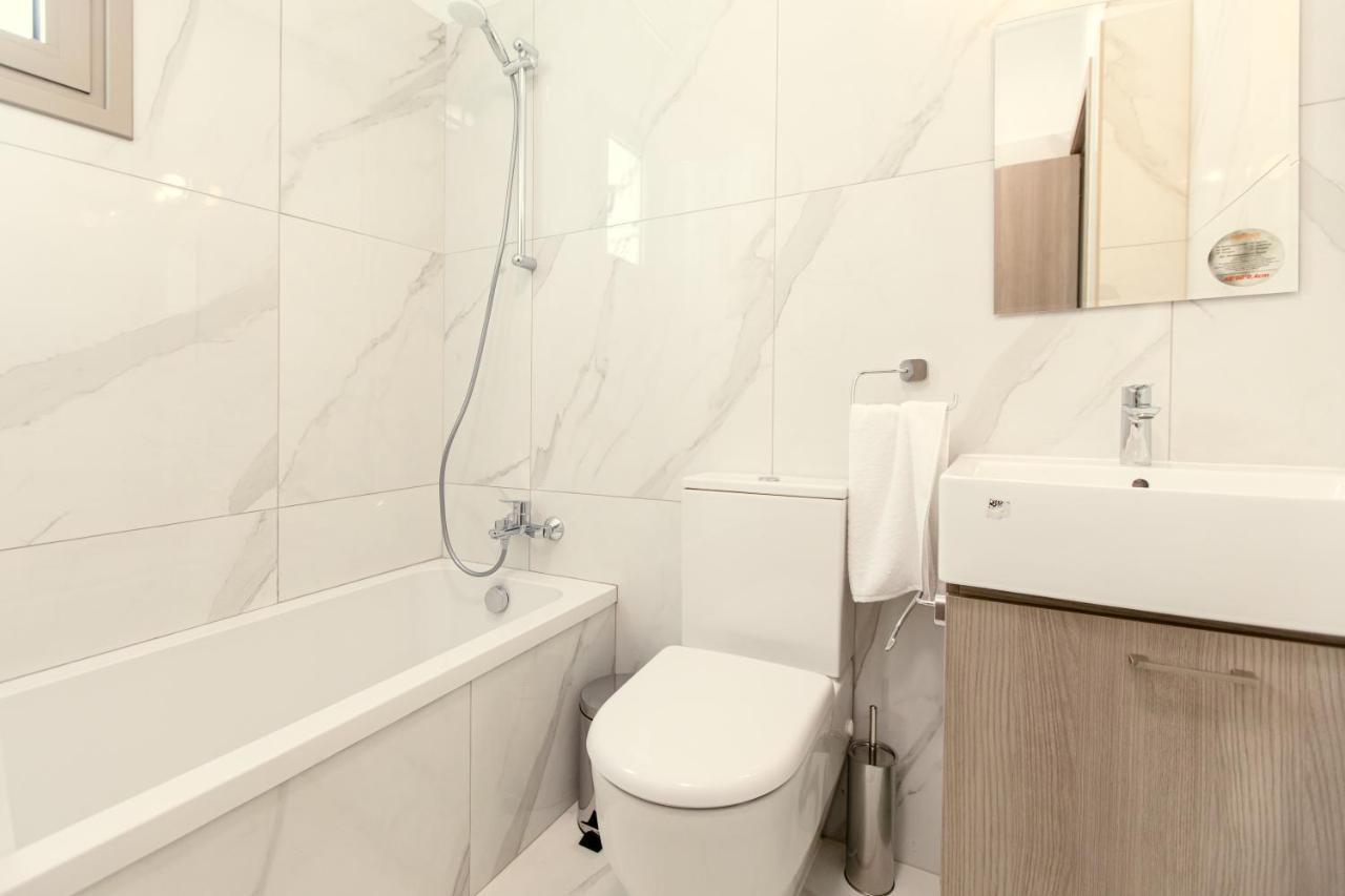 Palm Tree Villas Livadhia Екстер'єр фото