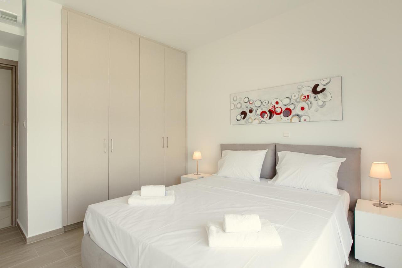 Palm Tree Villas Livadhia Екстер'єр фото