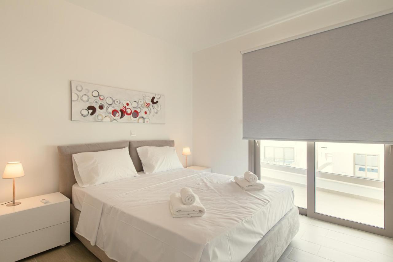 Palm Tree Villas Livadhia Екстер'єр фото