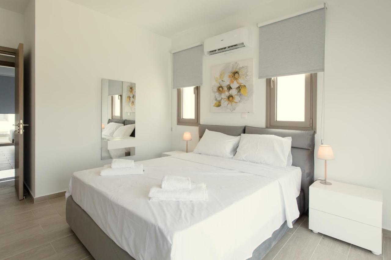 Palm Tree Villas Livadhia Екстер'єр фото